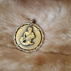 VINTAGE ANSON PEWTER AQUARIUS ZODIAC SIGN WATER ELEMENT AIR PENDANT